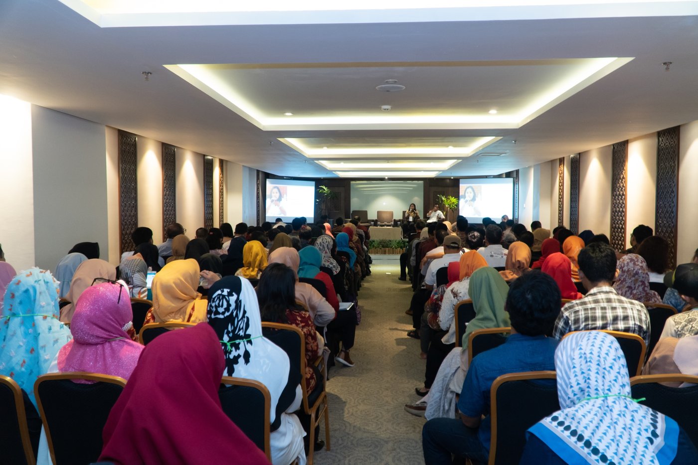 Talkshow KIAT Guru (Makassar, 24/10) bertema Masyarakat Terlibat Hasil Belajar Murid Meningkat pada acara Festival Forum Kawasan Timur Indonesia. 