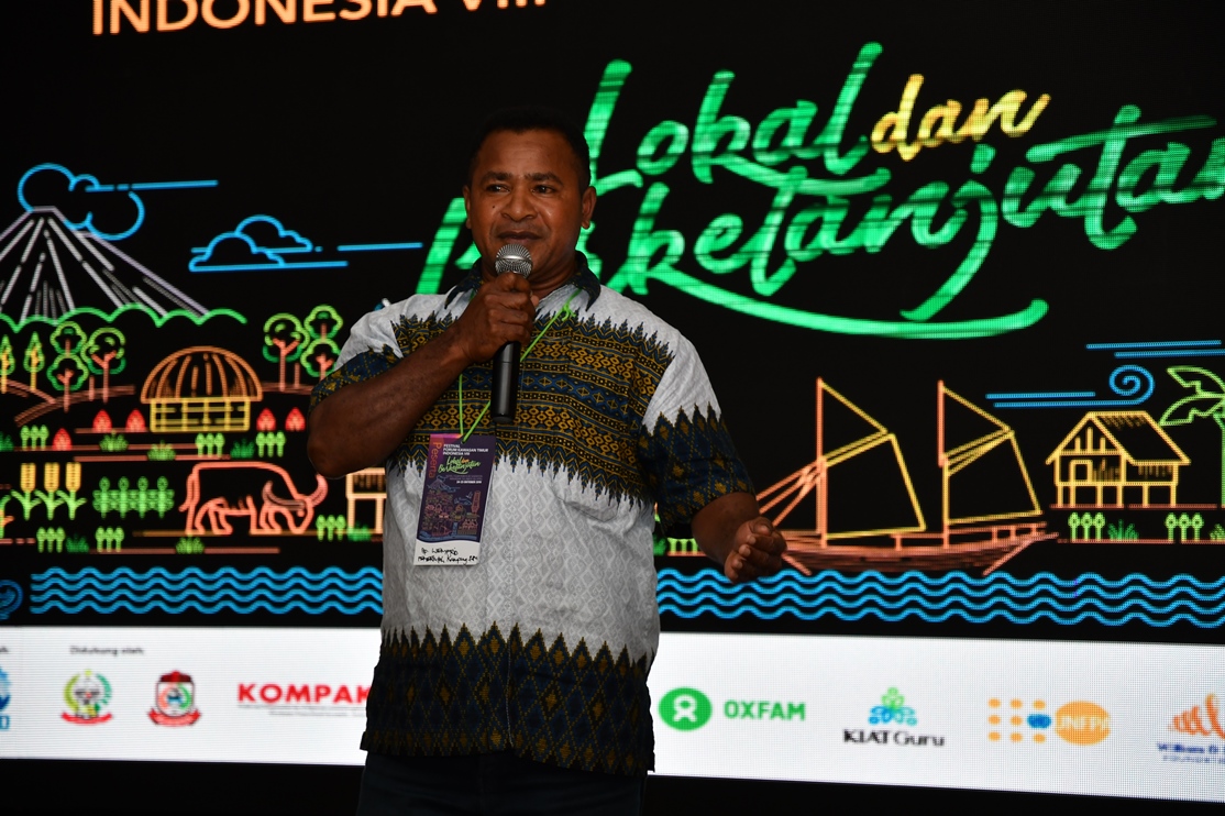 Wemfrid Wally, Kepala Kampung Nendali sebagai narasumber pada side event Papua Insights
