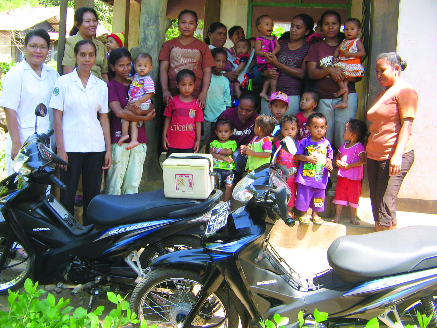 Program Ambulans Motor membantu menekan kasus kematian ibu anak dan mendekatkan layanan kesehatan bagi masyarakat di pedalaman di Flores Timur.